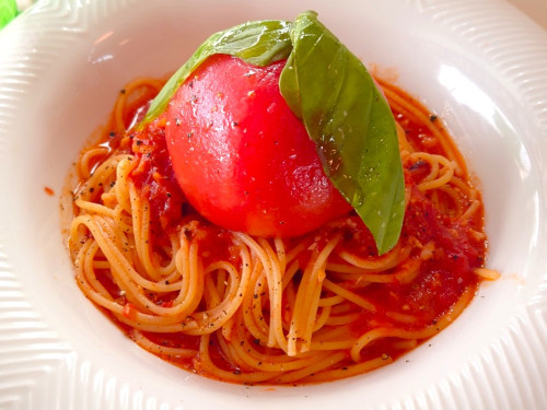 丸ごとトマトのパスタ