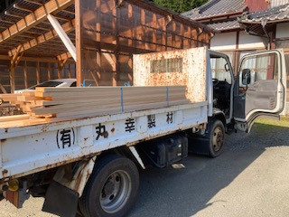 株式会社千葉工務店様の材料を配達しました。
