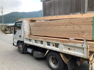 柳澤建築様の材料を配達しました。