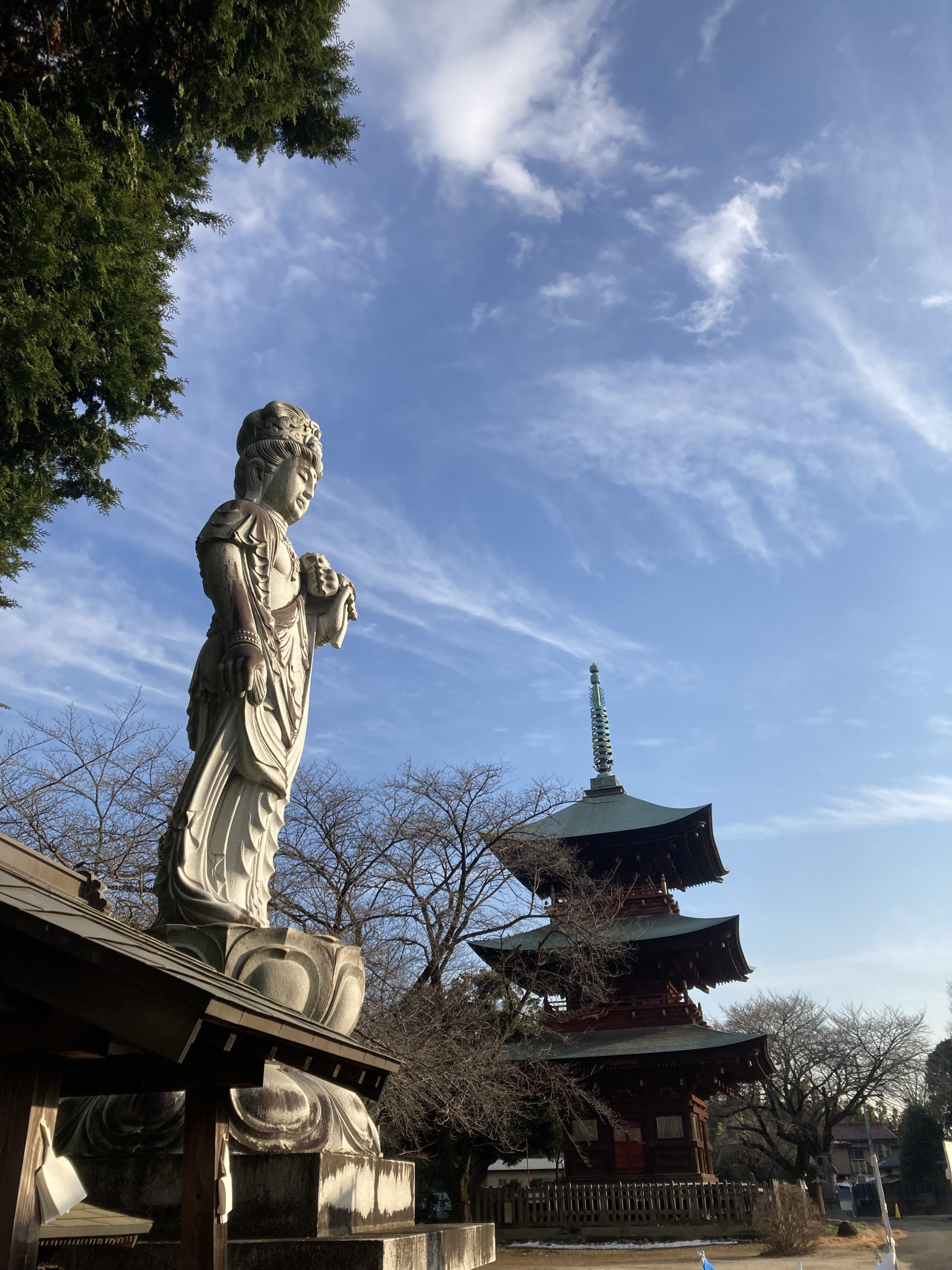 観音様と三重の塔