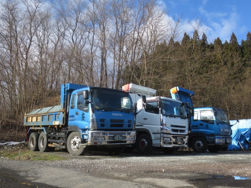 運搬業務に使う10ｔトラック