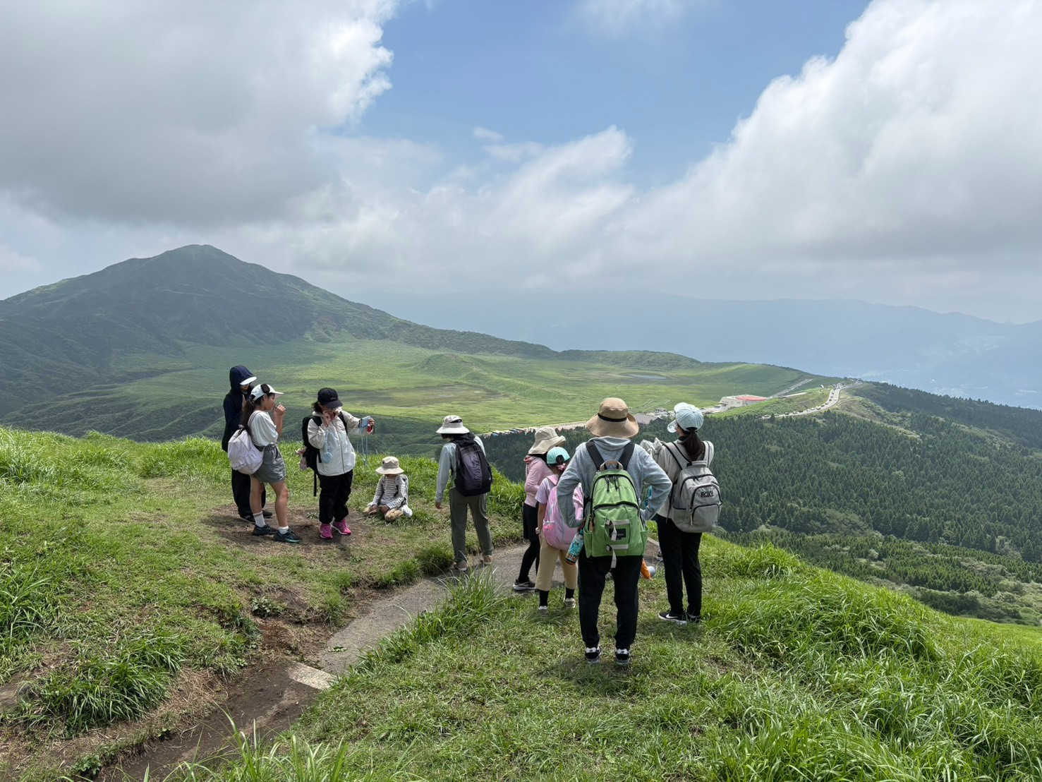 阿蘇杵島岳登山。疲れも吹き飛ぶこの眺め！