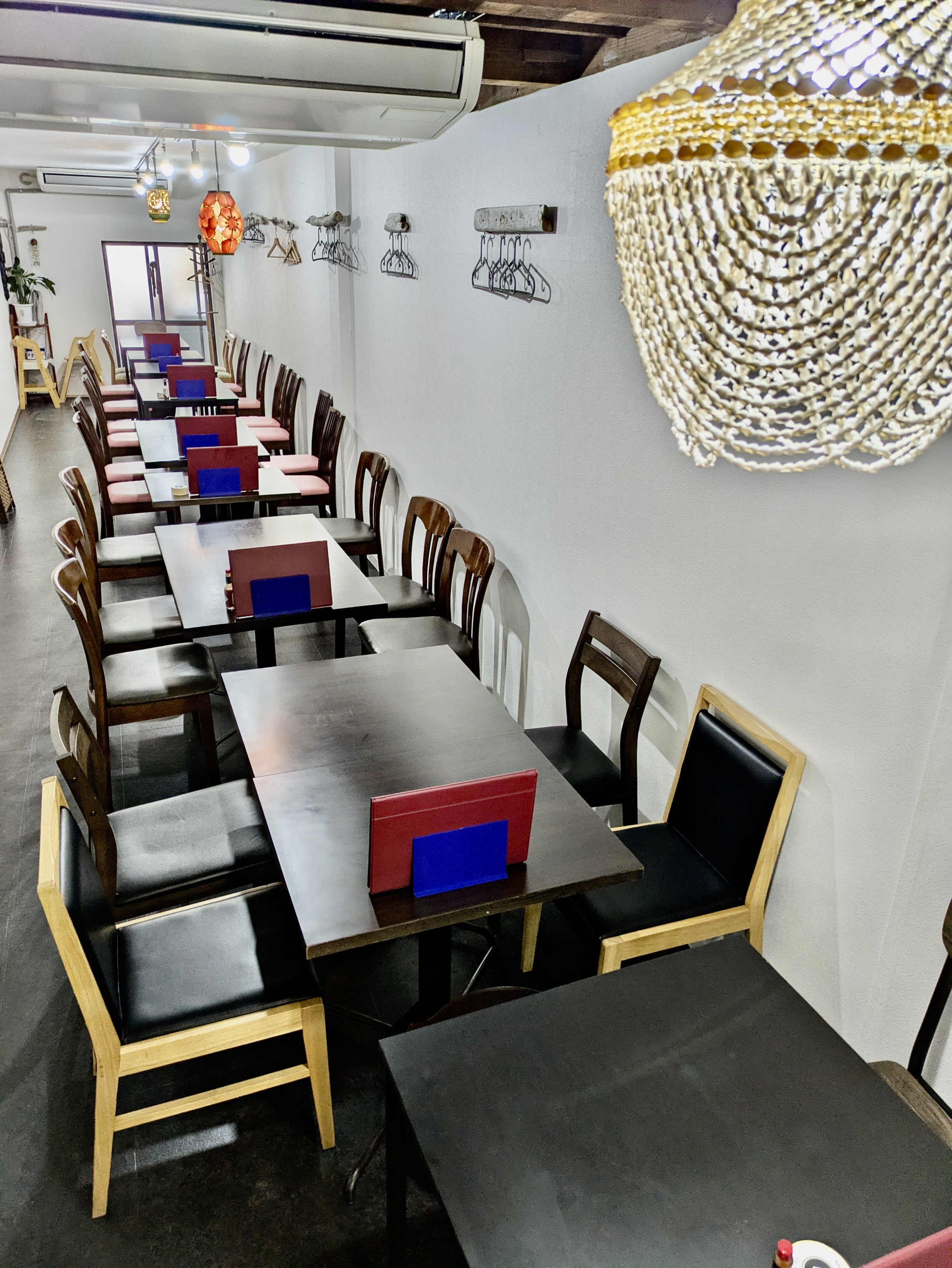 店内です。お子様椅子あります。