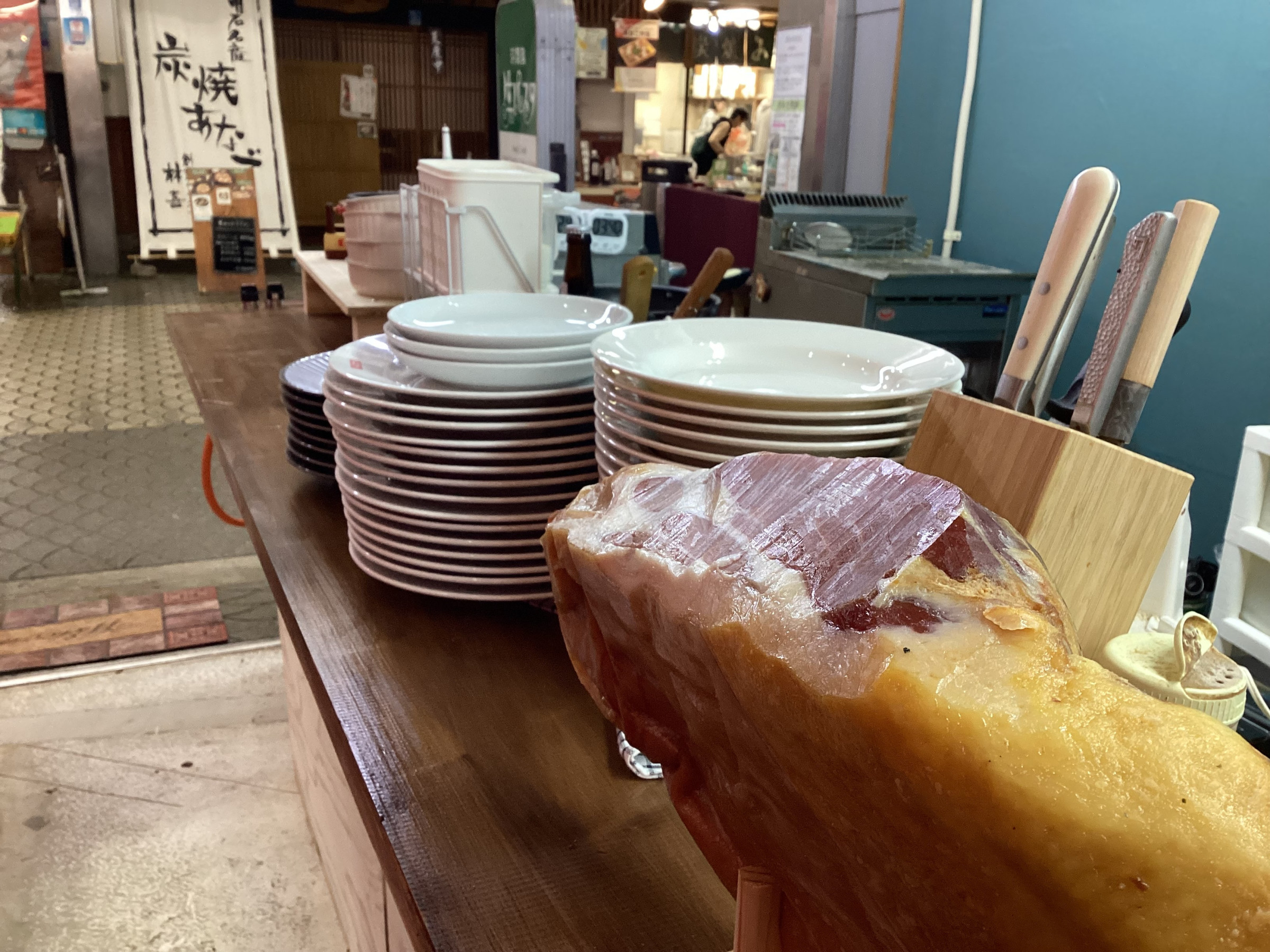 切りたての生ハム。