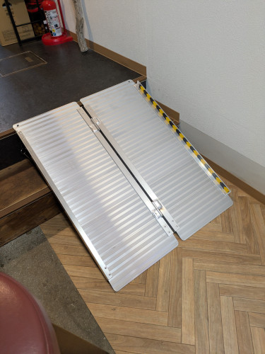 車椅子でのご来店について。