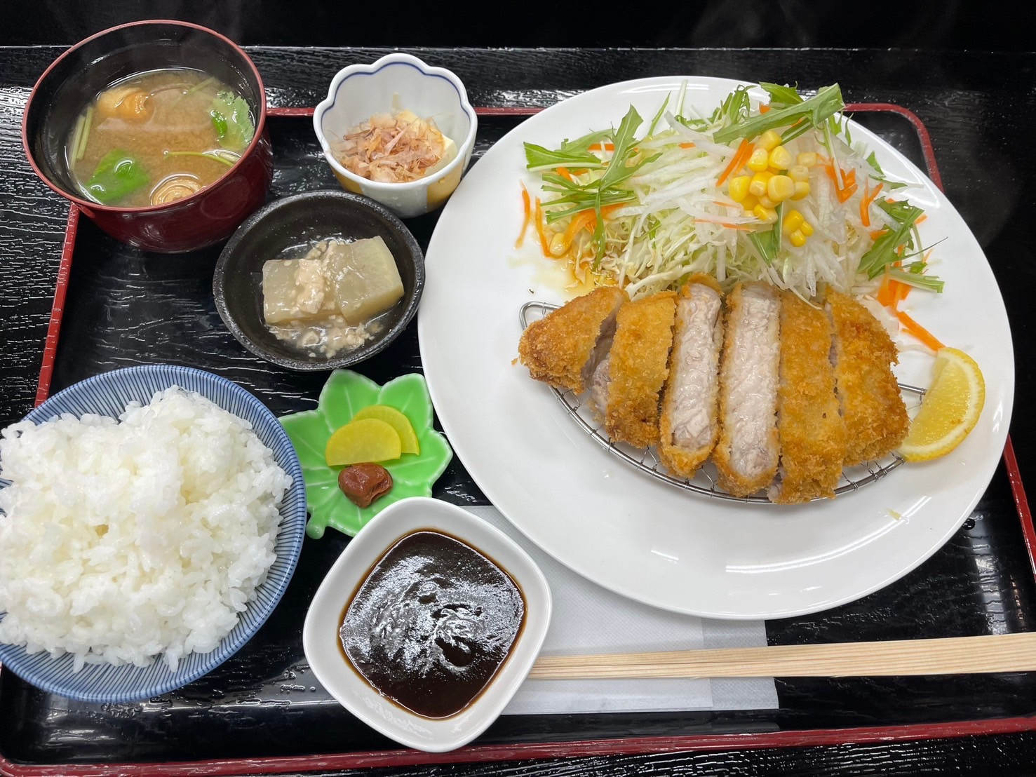 ヤマトポーク　とんかつ定食