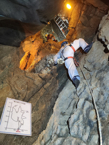 竜ヶ岩洞の再調査