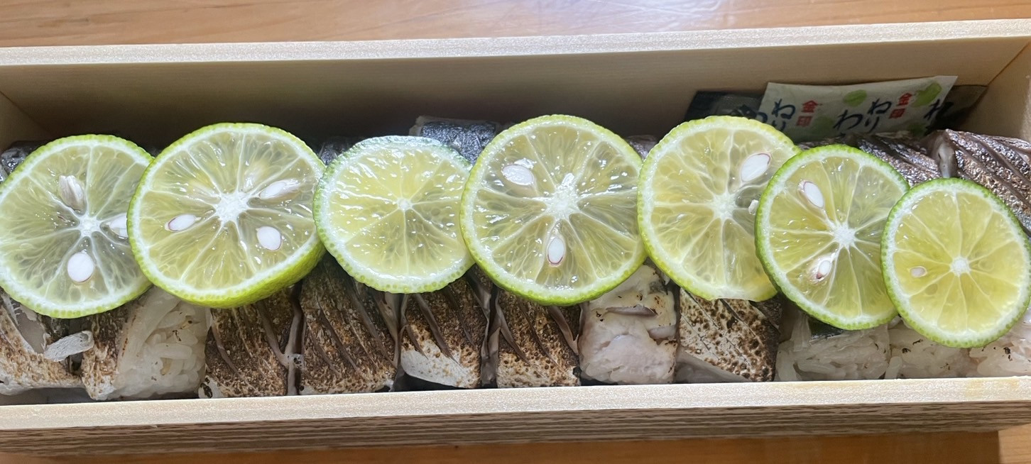 骨抜き秋刀魚の棒寿司