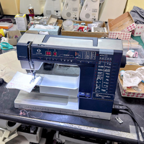 エレクトロラックスミシン990ミシン修理大阪府.jpg