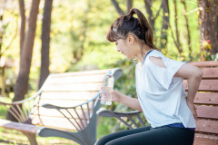 その腰痛、骨盤の「寝ぐせ」が原因かも？姿勢のプロが教えるラクして整う新しいセルフケア