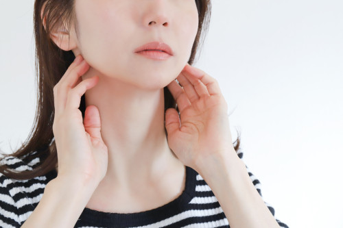 ストレートネックが肩・腕・手のしびれや疲労感にも関係してるってホント？