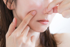 スキンケアだけではたるみに届かない？めぐりと自律神経から考える本当の小顔ケア