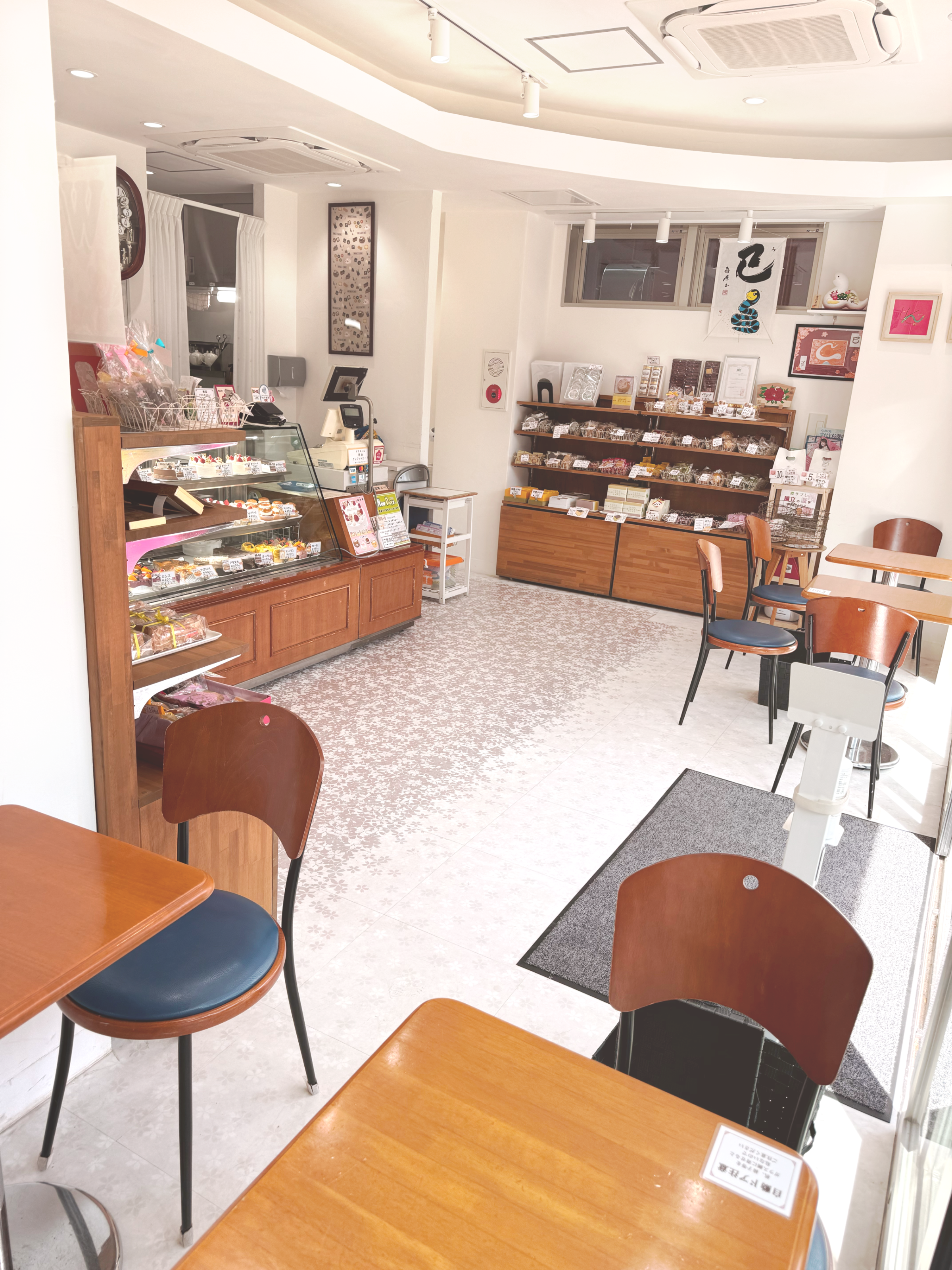 南口店内　喫茶２名掛け4席
