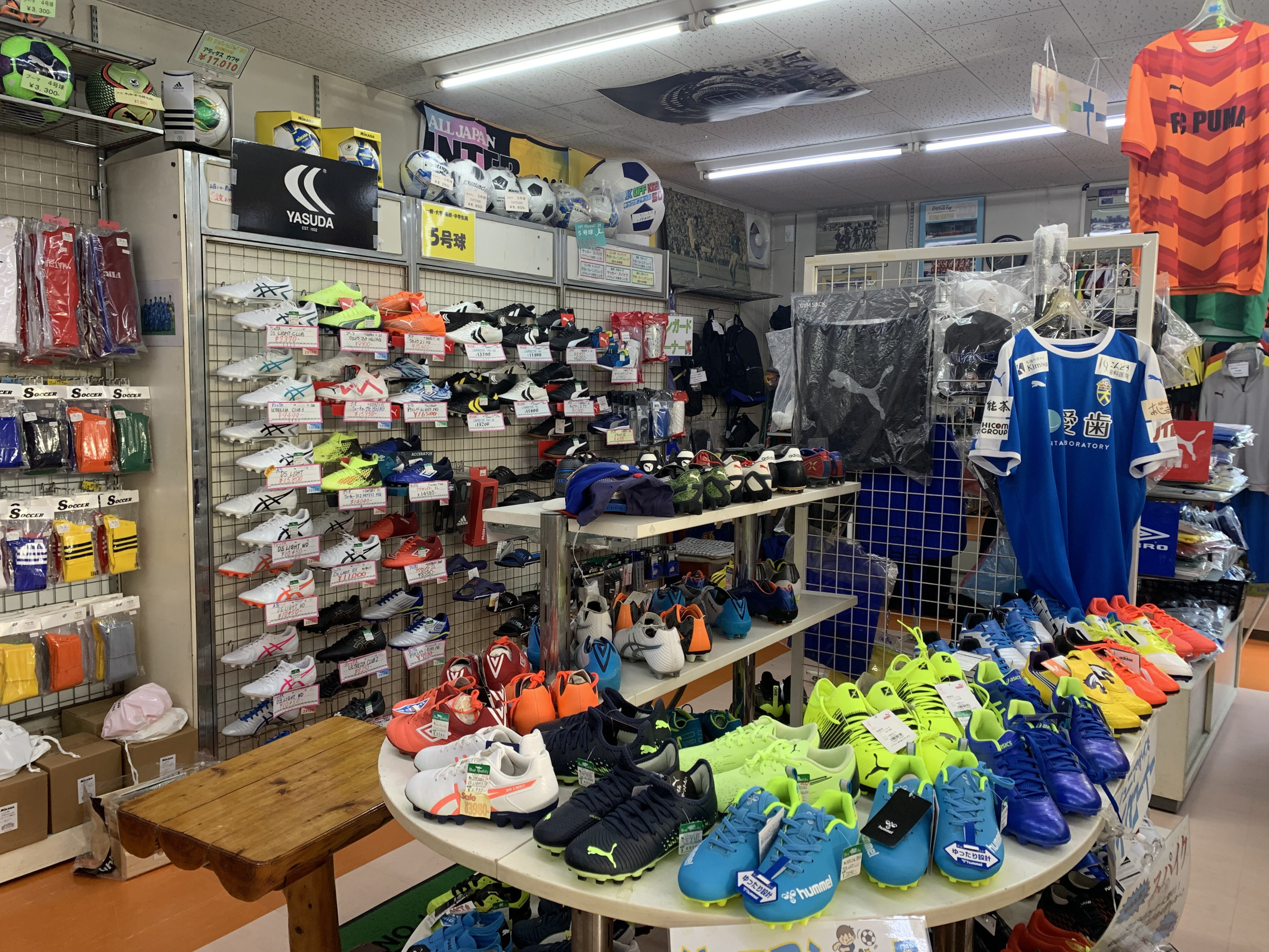 店舗内