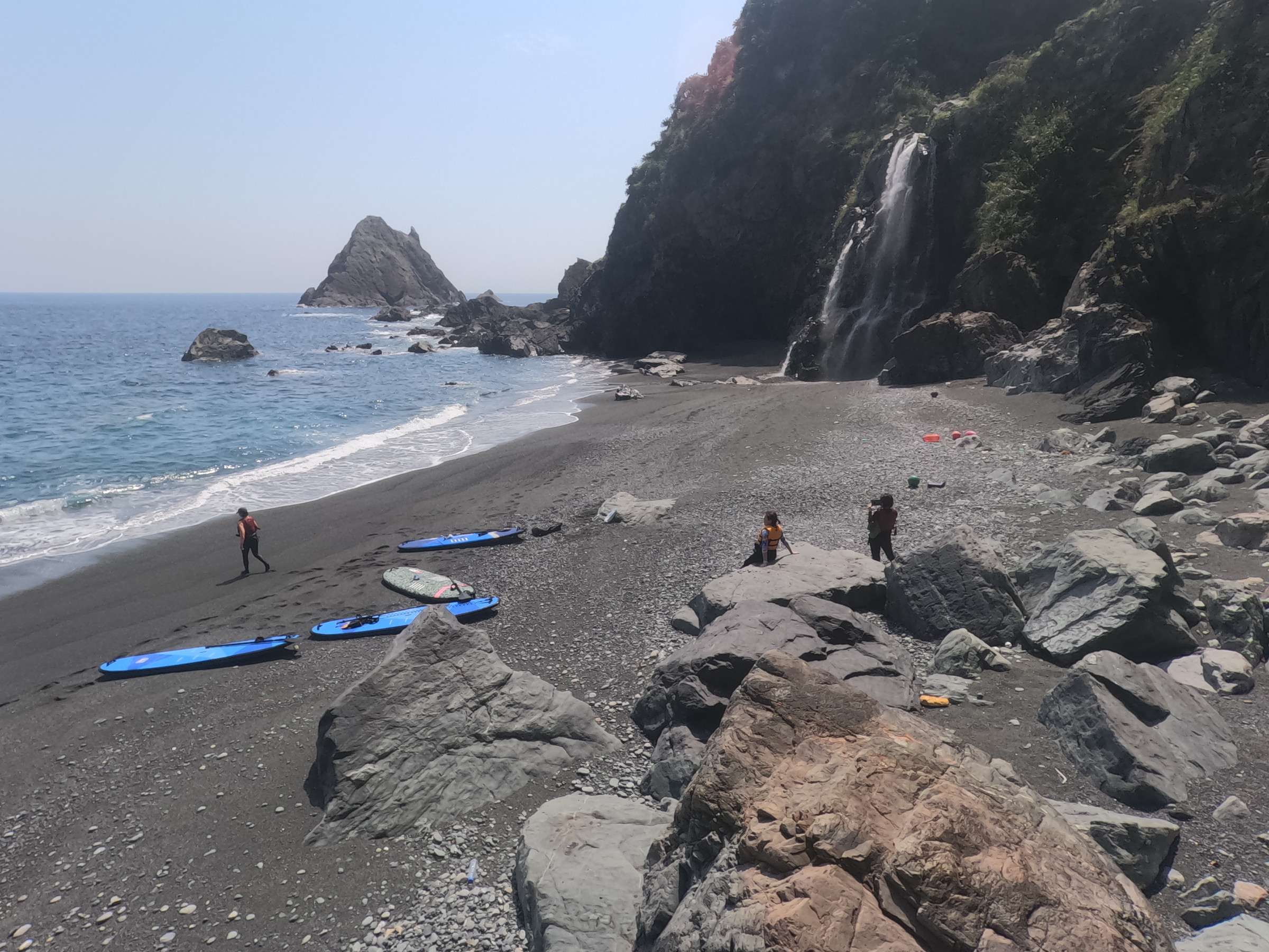 海からしか行けない滝をsupでアドベンチャー