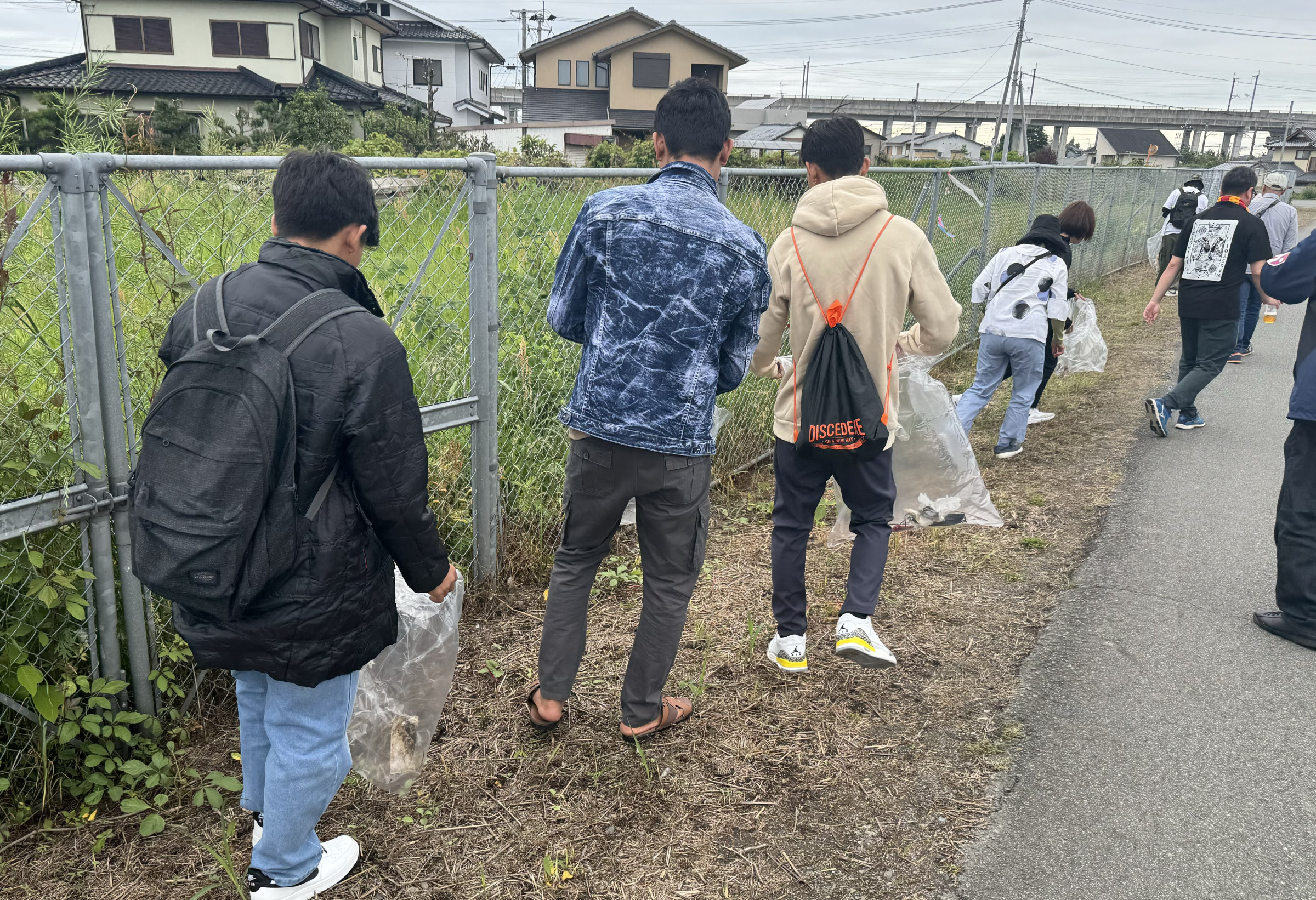 加瀬川沿い清掃ボランティア