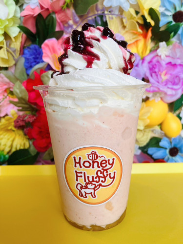 MIXフルーツフラッペ🍑🍓🍍600円で新発売！