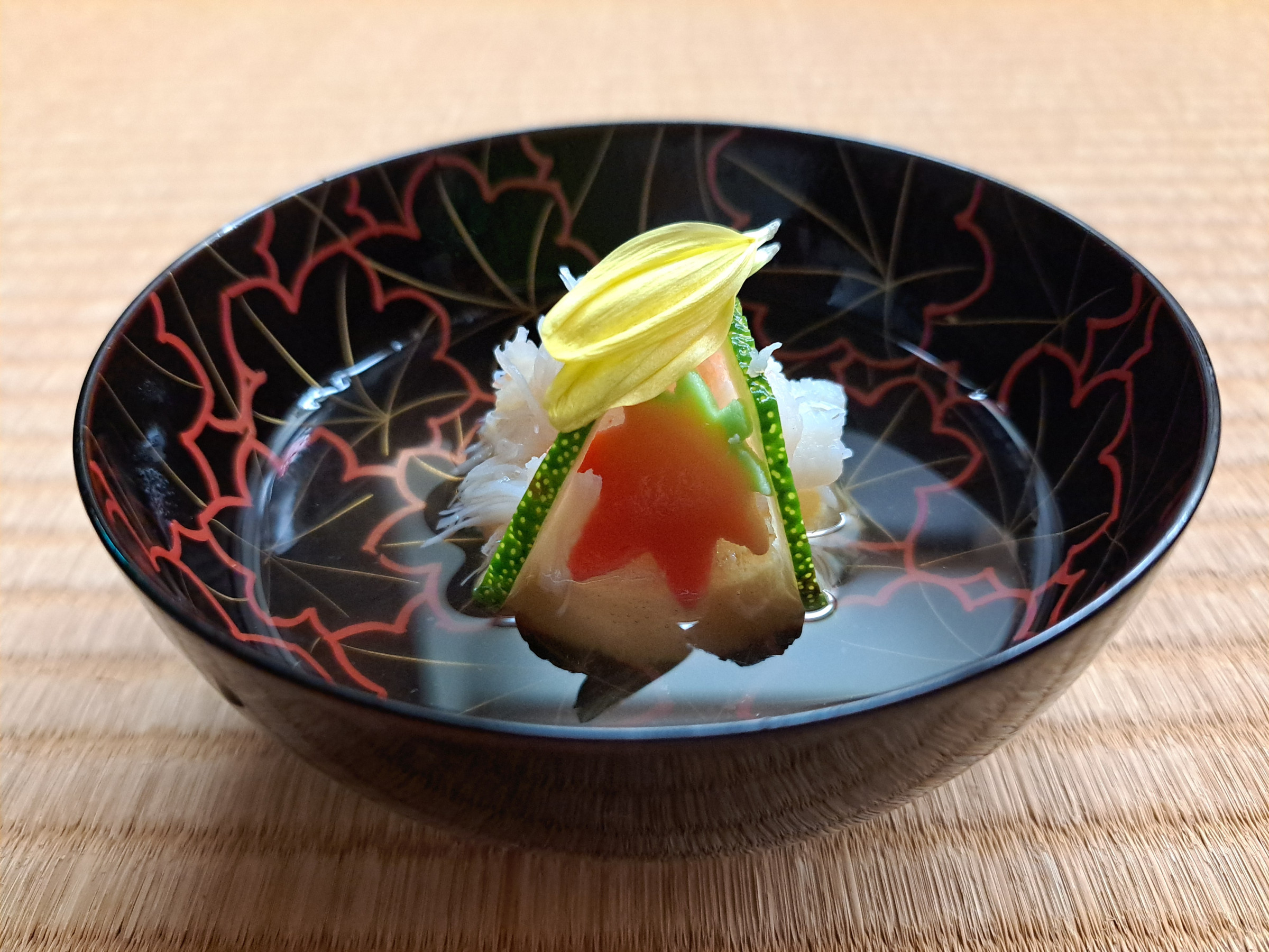 吸物　卵豆腐、蟹、柚子、生麩、菊の花