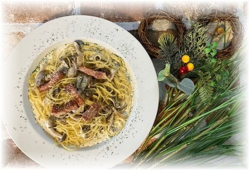 シメジと舞茸のベーコンクリームパスタ