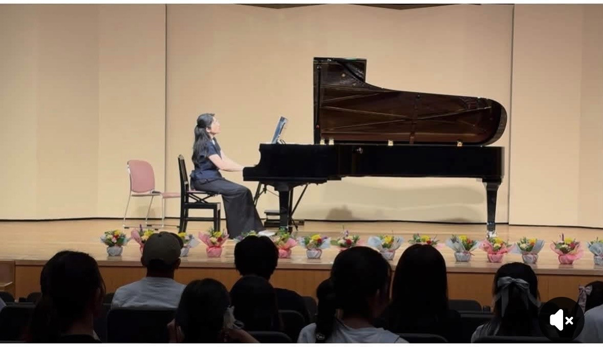 発表会での講師演奏
