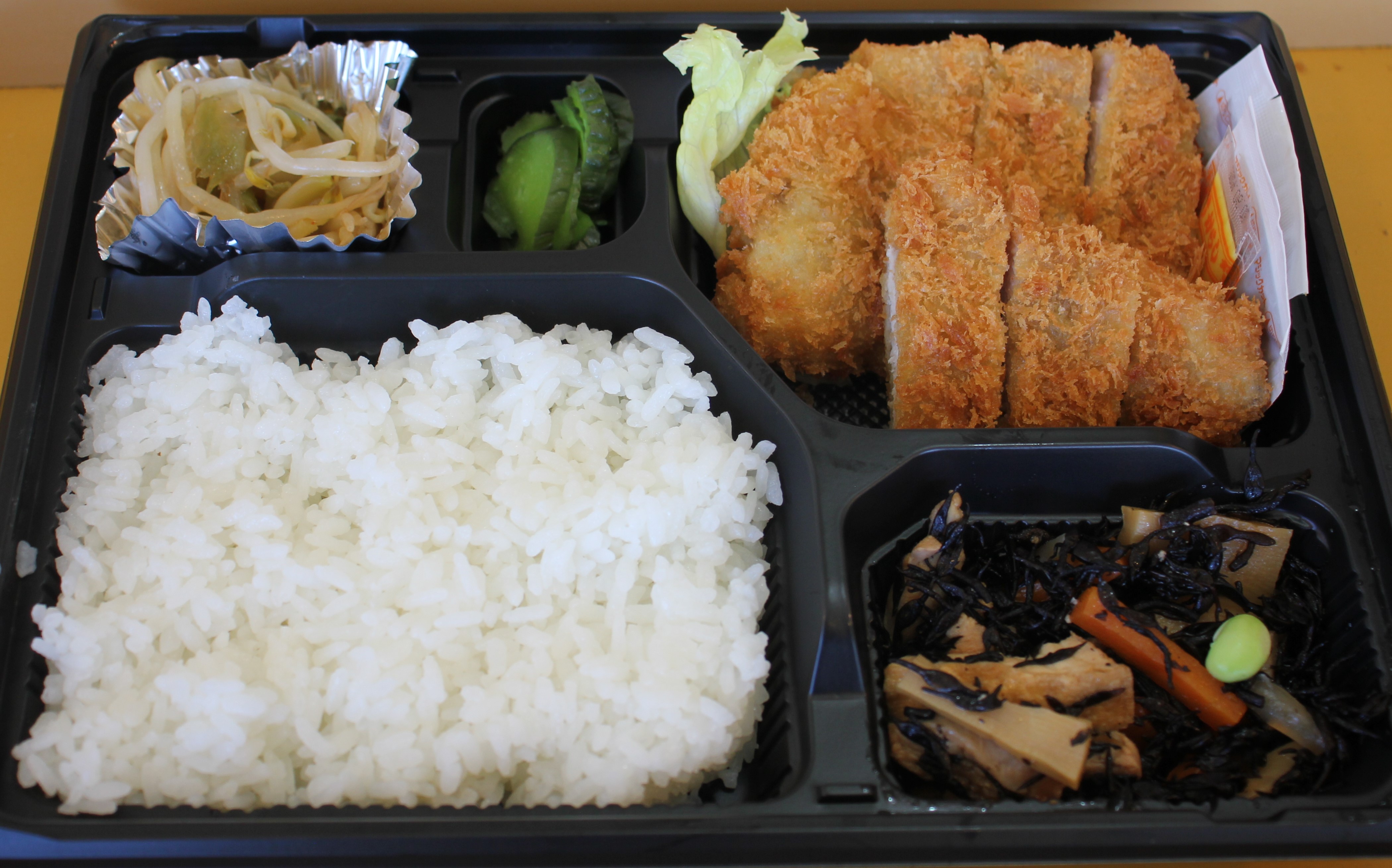 とんかつ弁当