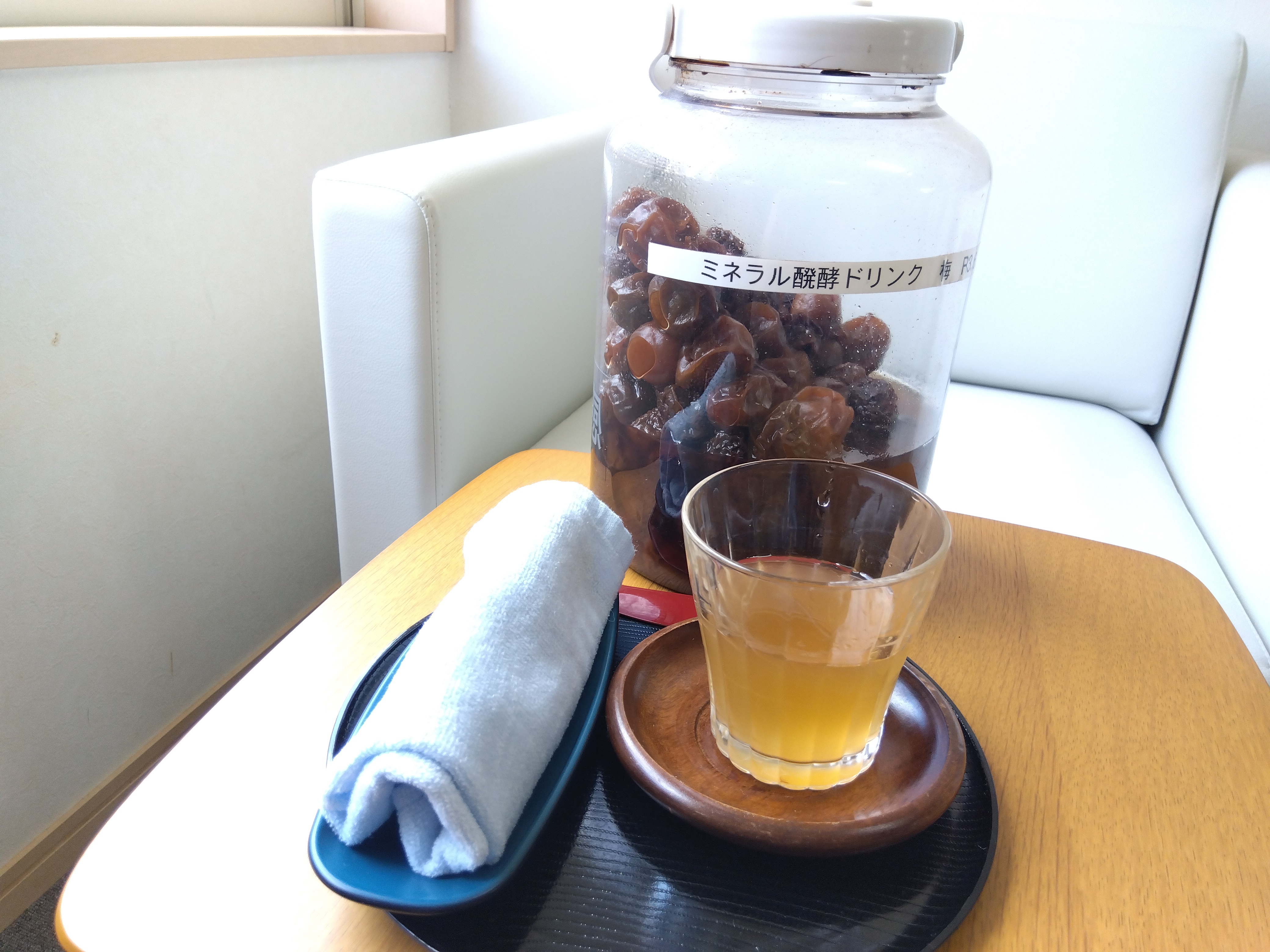 待合室では