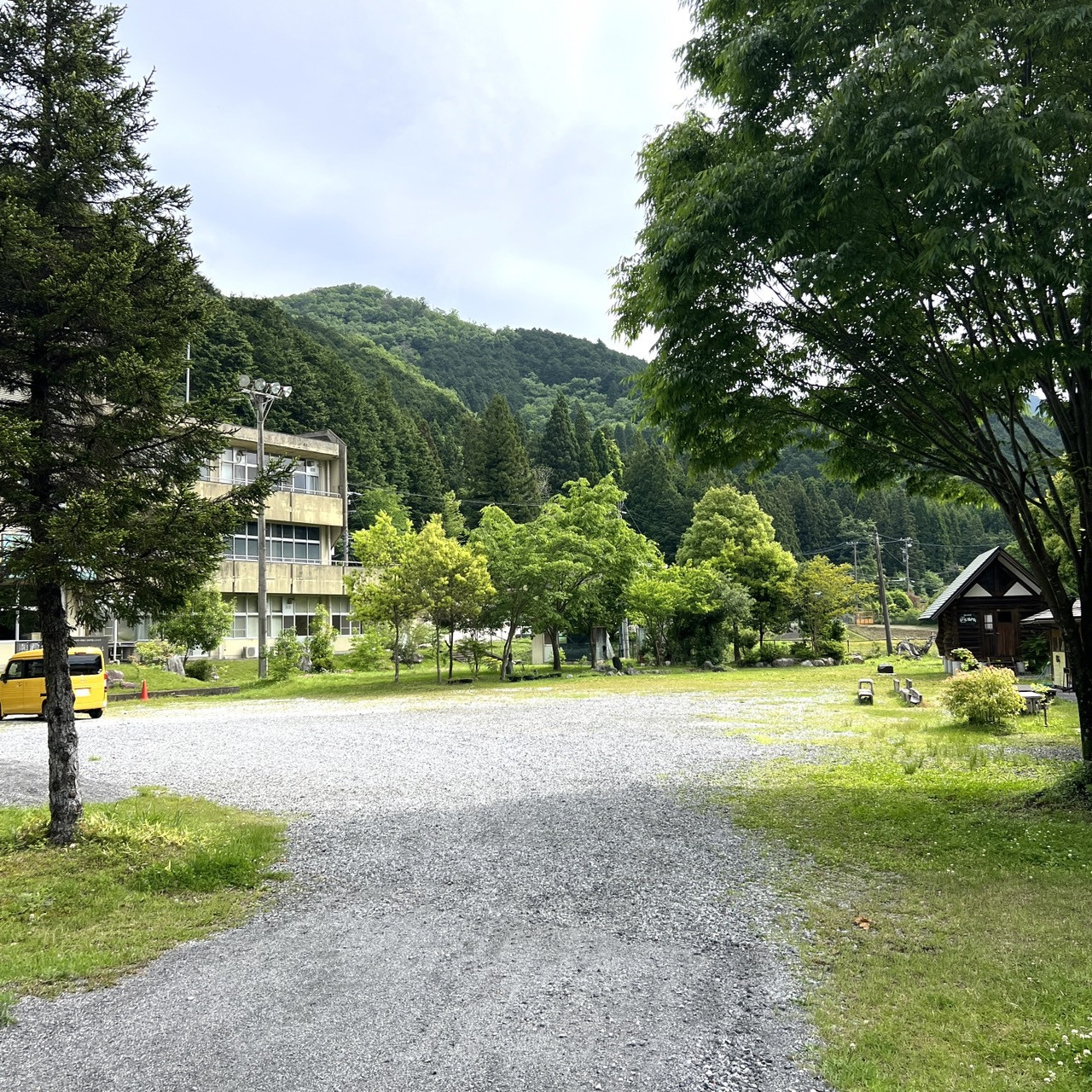 樹庵-校庭・駐車場画像