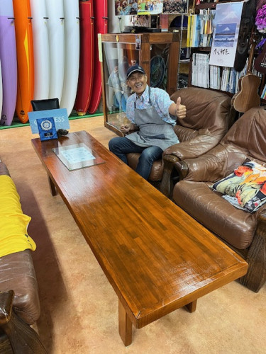 茅ヶ崎店応接間のテーブル完成