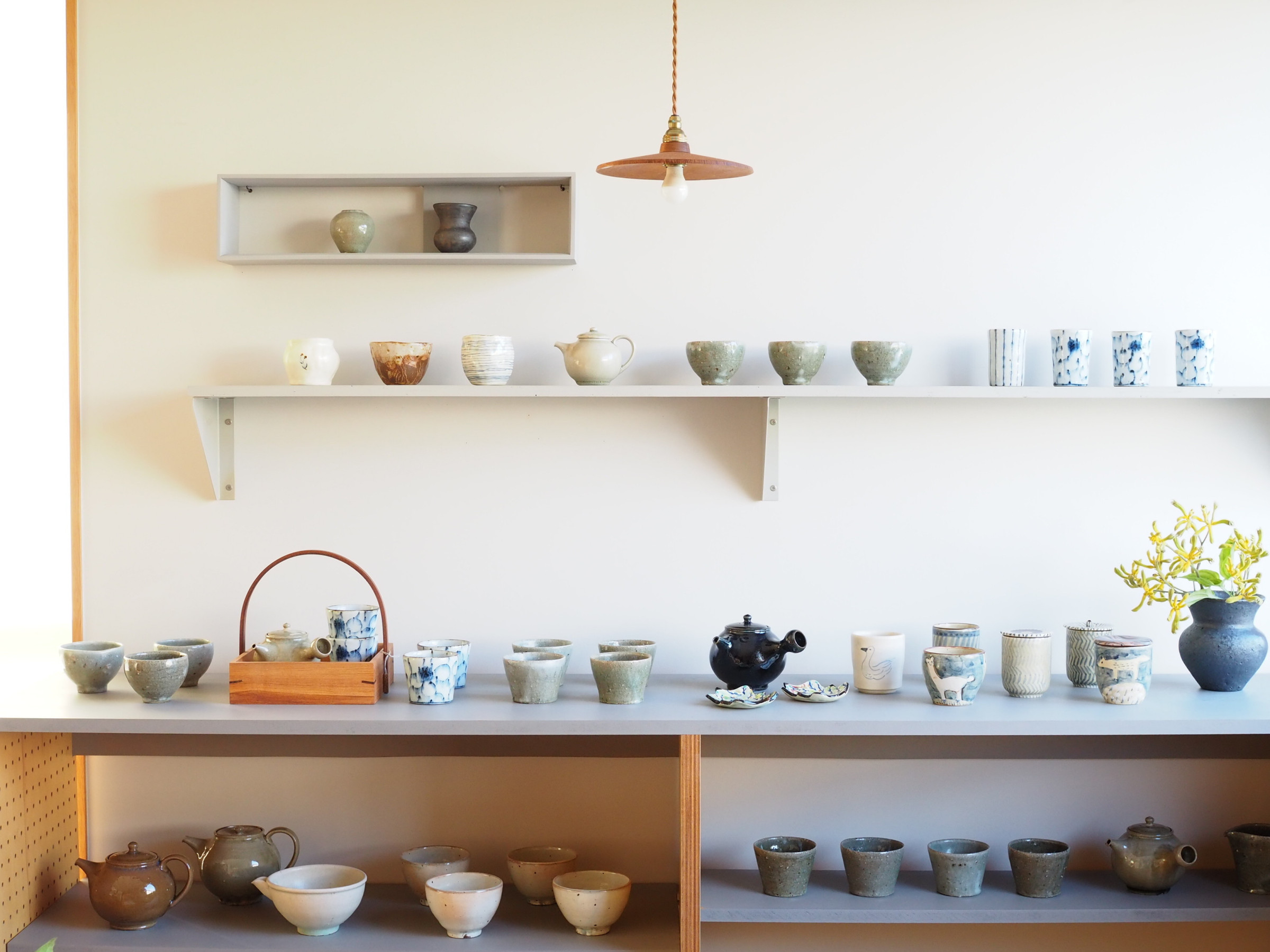 [小さな花入れとお茶の器]はじまりました