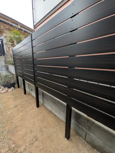 目隠しフェンス（マイティーウッド）