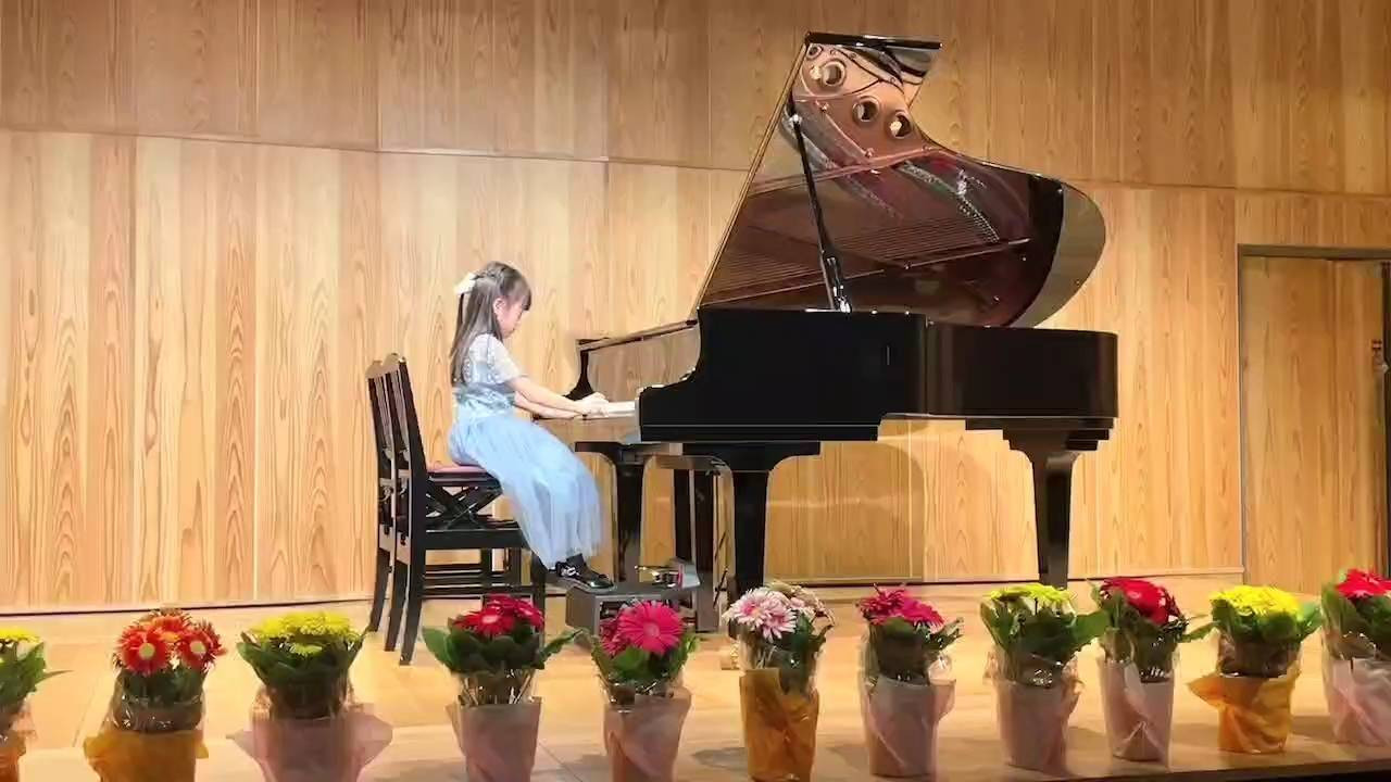 ♪初めて両手で弾けました！