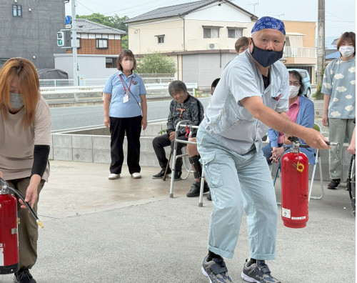 避難・消火訓練の様子4