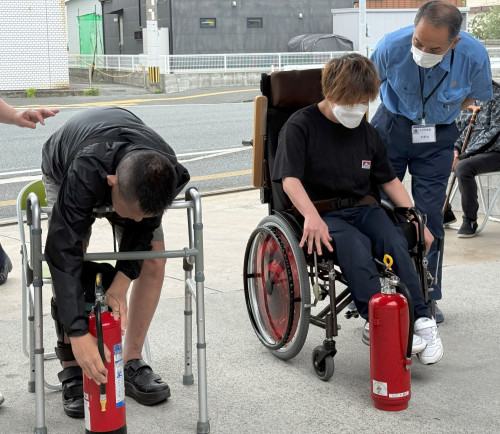 避難・消火訓練の様子7