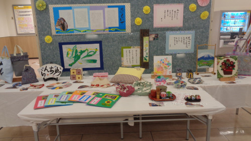 ひまわり作品展　小物コーナー .モザイクJPG.JPG