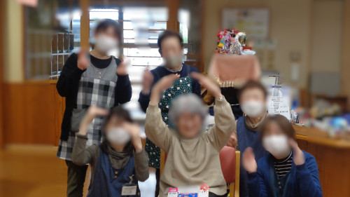 2026年1月20日 阿部ユリ 誕生日 集合写真 ぼかし.JPG