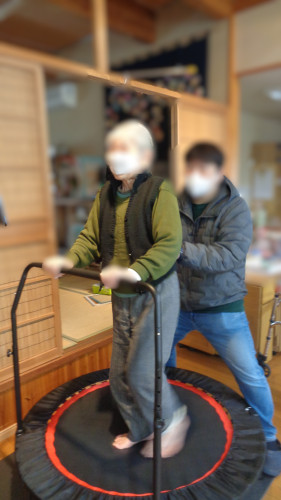 2026年1月24日 家坂 トランポリン ぼかし.JPG