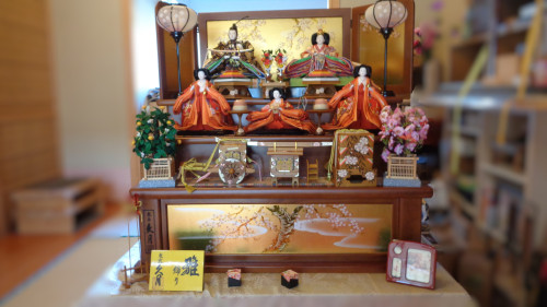 雛飾り ぼかし.JPG