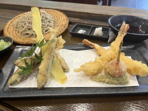【海老と稚鮎の天麩羅とお蕎麦】