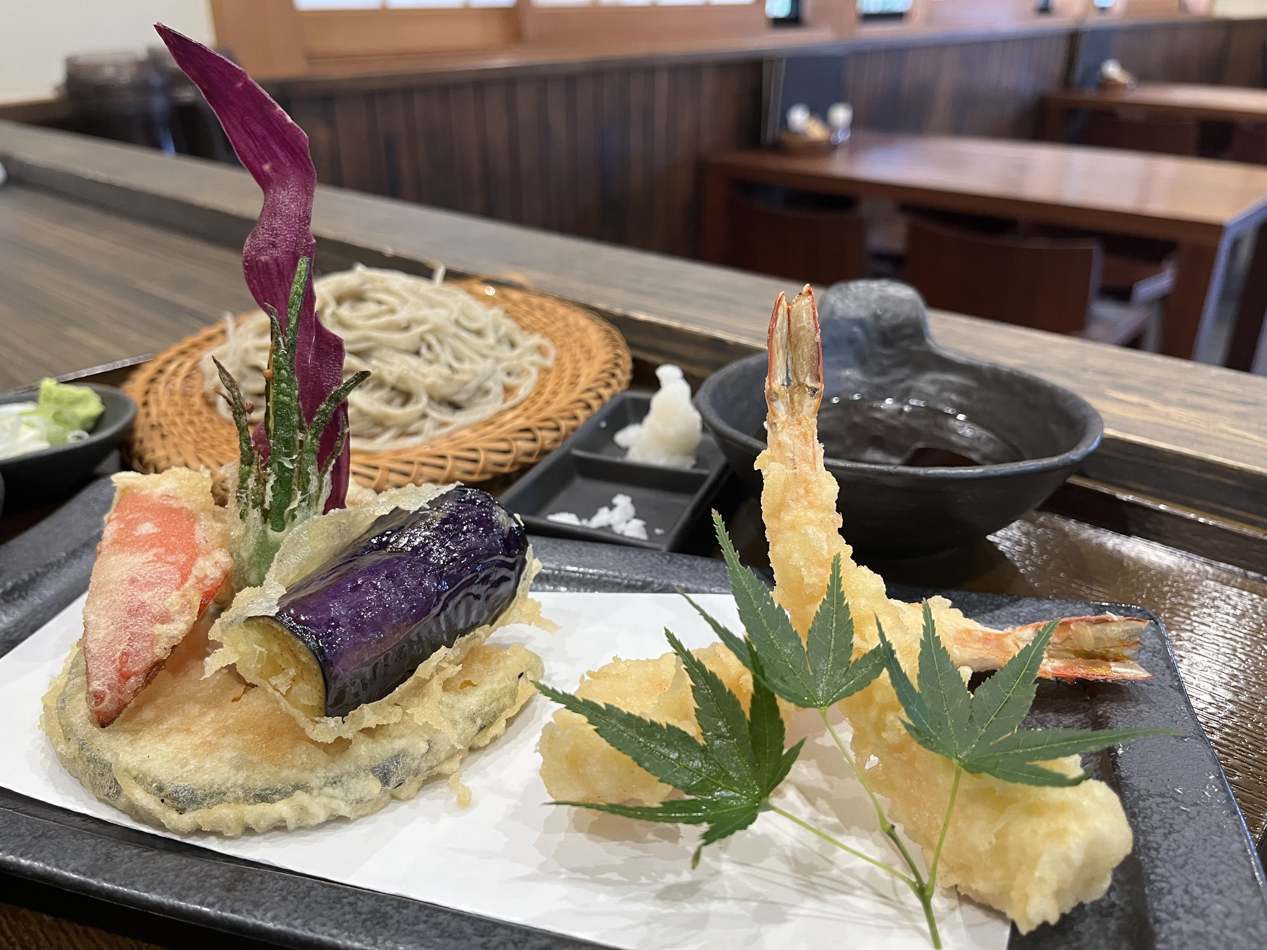 【彩り天麩羅とざる蕎麦】