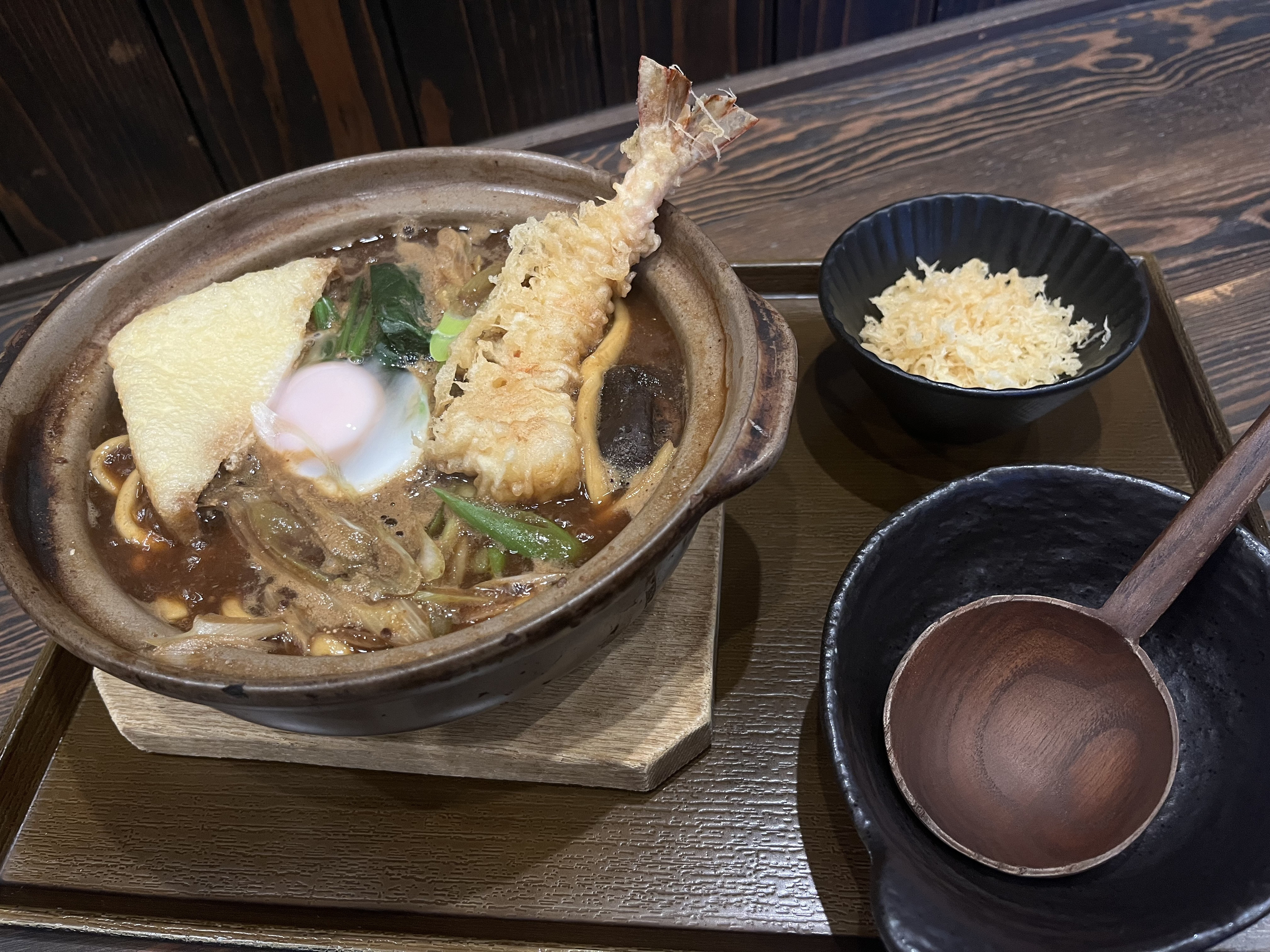 【海老天いり味噌煮込みうどん】