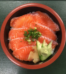 シルクサーモン丼
