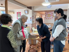 1.GHオリーブへ台拭き進呈 - コピー.jpeg