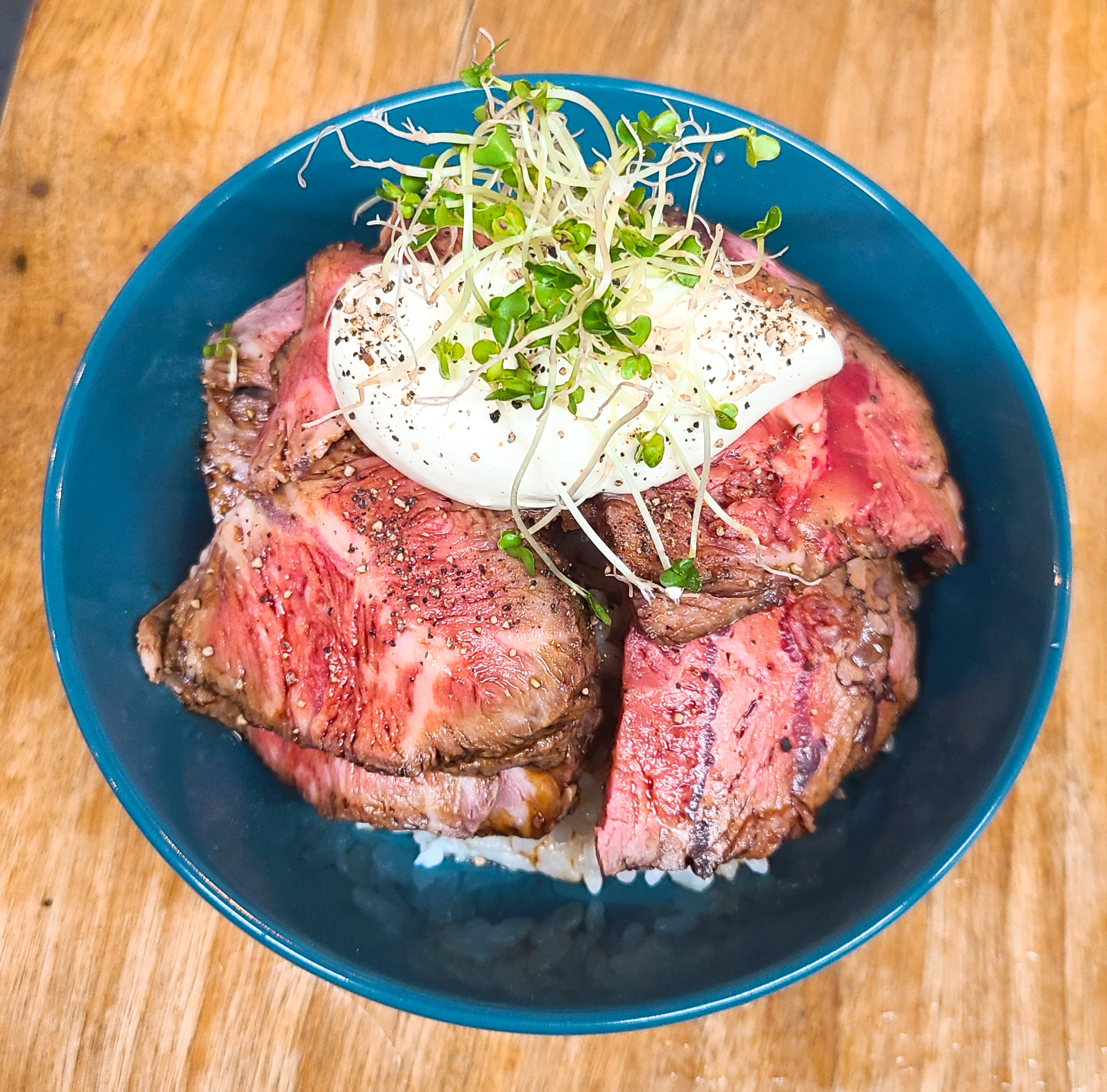 ローストビーフ丼　1780円