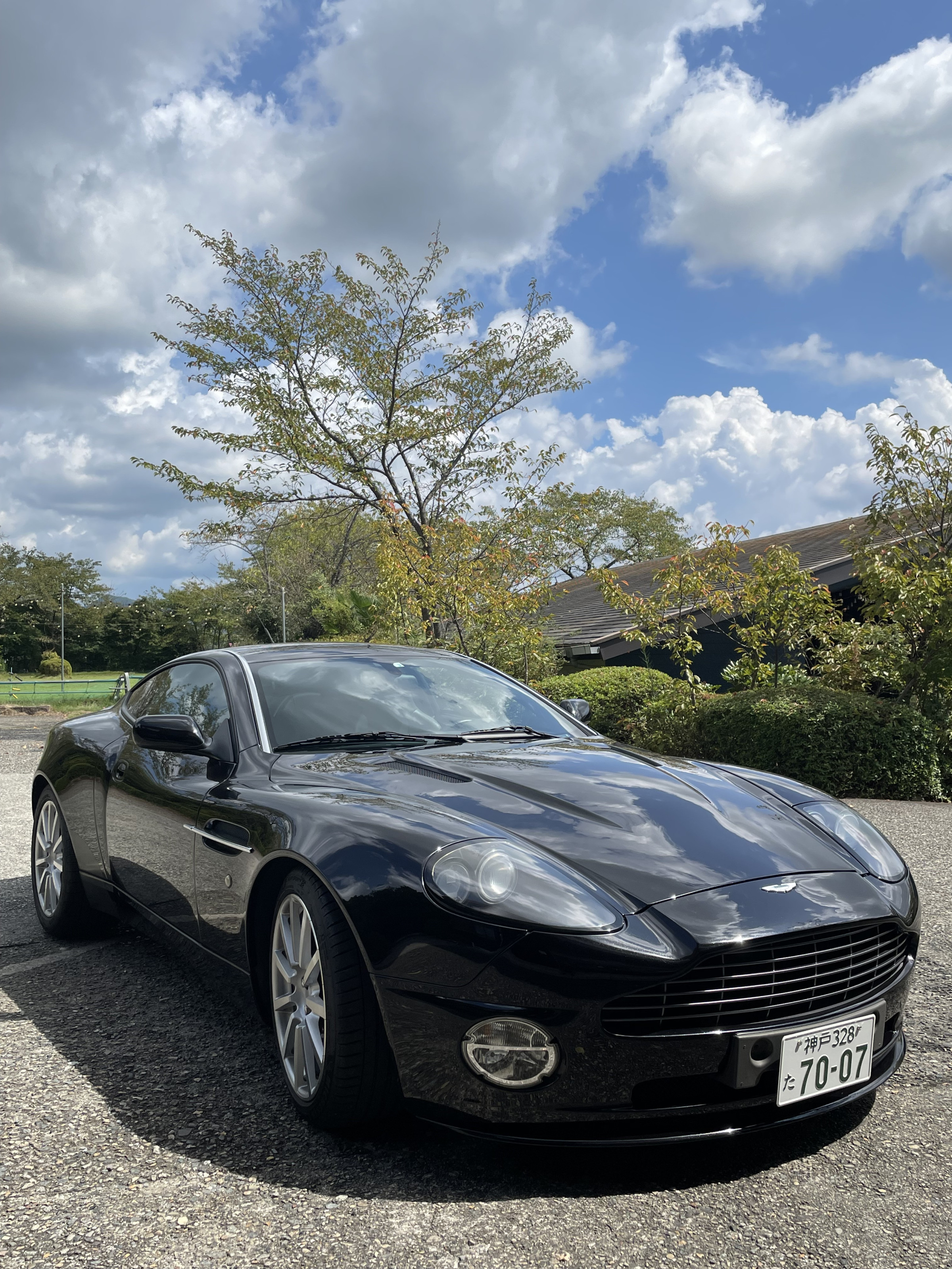 Aston Martin Vanquish S very low mileage 9,321km 