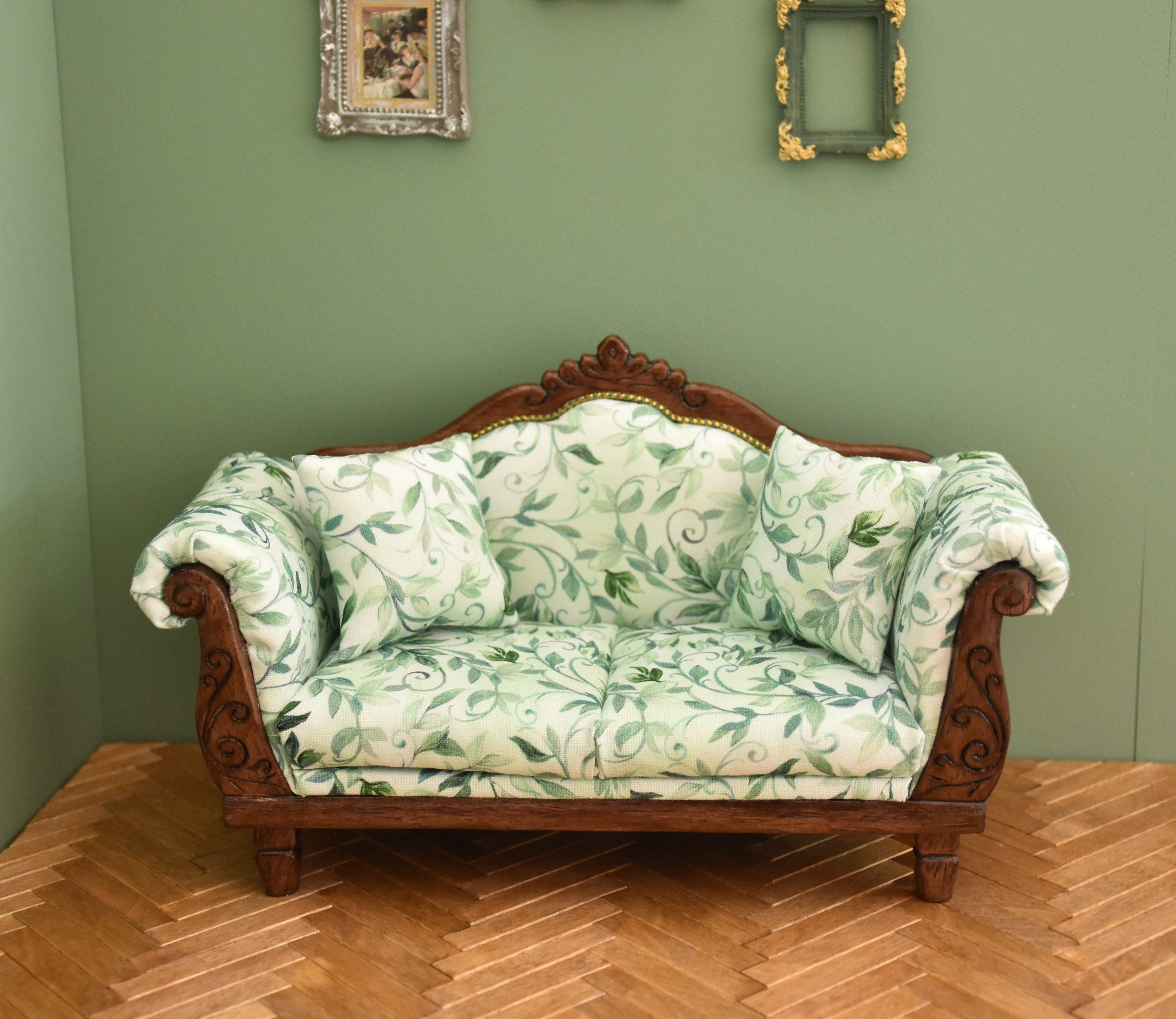 ドール用1/3サイズ アンティーク調スツール 花柄緑 椅子 ソファ ドール用1/3サイズ アンティーク調スツール 花柄緑 椅子 ソファ