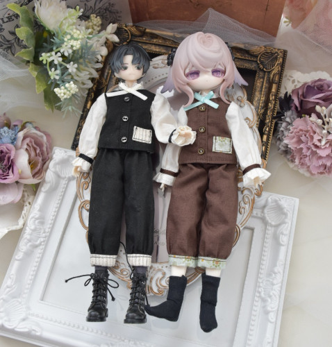 ブラウンベスト風トップス&ズボン