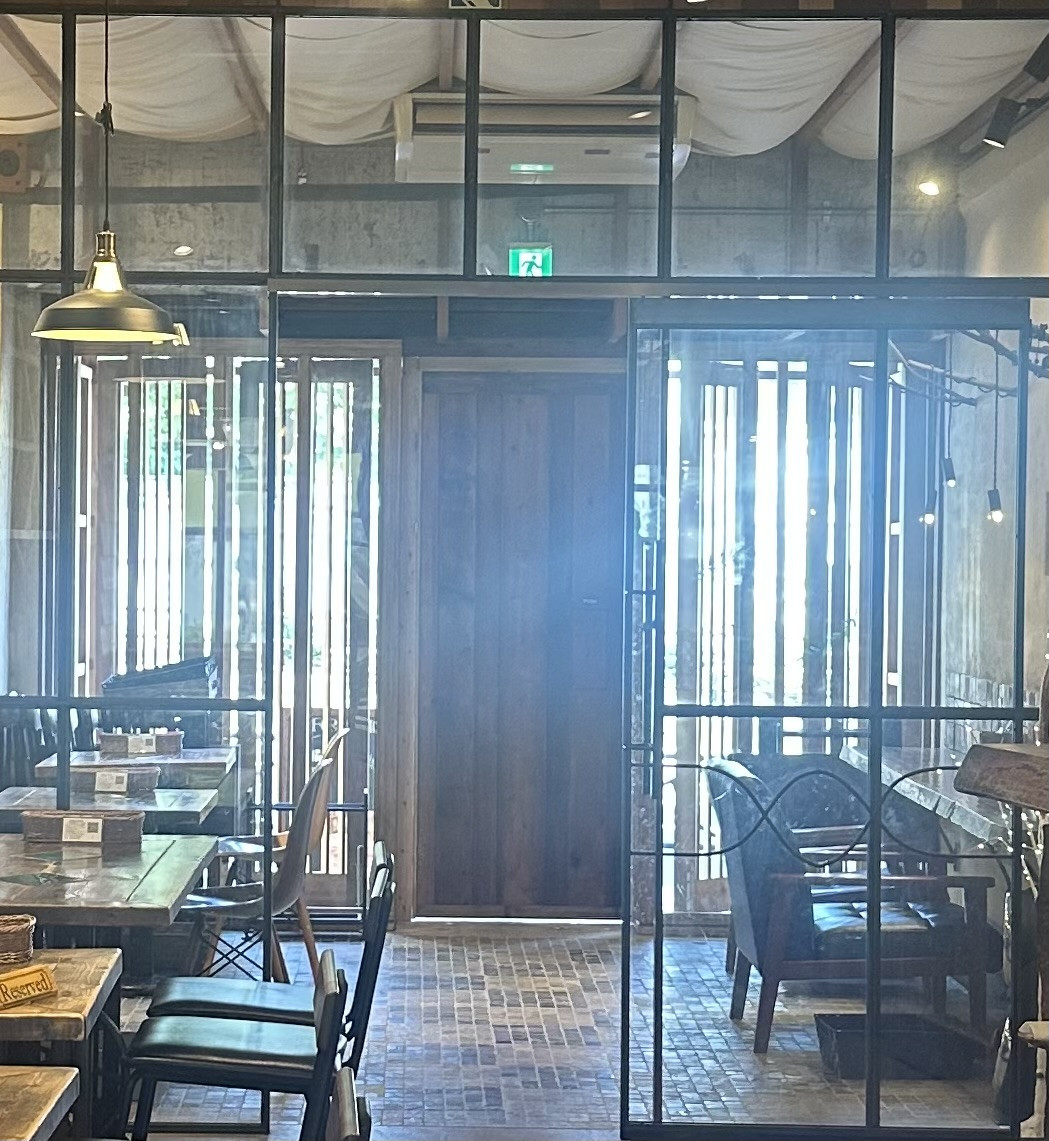 半テラス席(愛犬可)