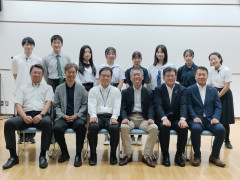 2.集合写真変.jpg