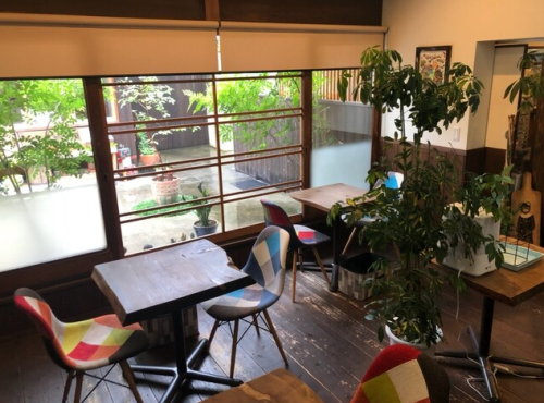 店内2.png