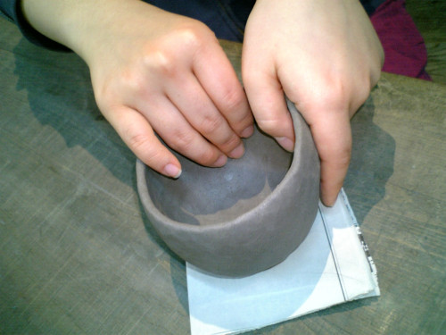 【 ねん土から】 かたちを作る体験